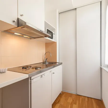 Residhotel Vieux Port Апарт-отель Марсель