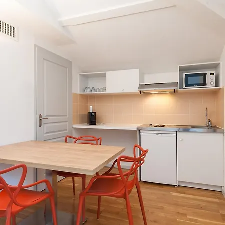 Residhotel Vieux Port Aparthotel 3*
