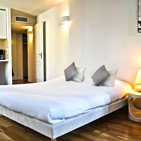 Residhotel Vieux Port Aparthotel 3*